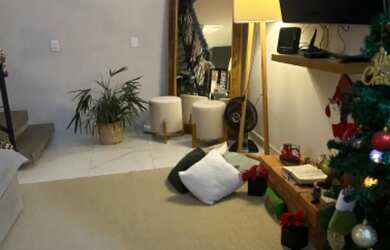 Imagem: A casa em condomínio possui 4 Dormitórios, 5 Banheiros, 4