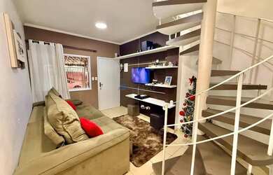 Imagem: A casa possui 2 Dormitórios, 2 Banheiros, 1 Vaga na garagem