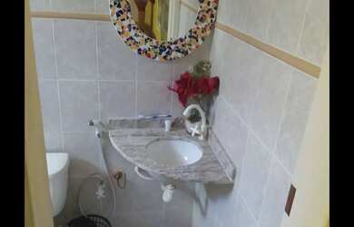 Imagem: A casa em condomínio à venda possui 3 Dormitórios, 4 Banheiros