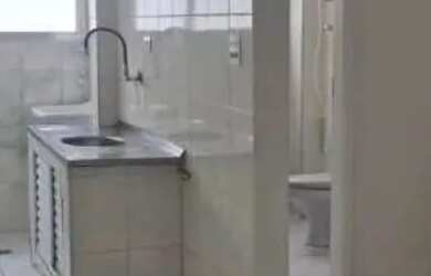 Imagem: O apartamento possui 1 Dormitório, 1 Banheiro, 1 Vaga na garagem