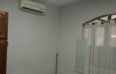 Imagem: A casa possui 2 Dormitórios, 2 Banheiros, 1 Vaga na garagem