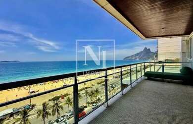 Imagem: O apartamento possui 3 Dormitórios, 3 Banheiros, 4 Vagas na