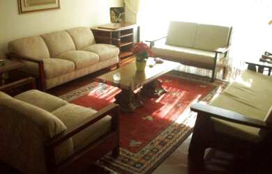 Imagem: A casa possui 5 Dormitórios, 5 Banheiros, 4 Vagas na garagem