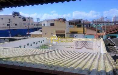 Imagem: A casa possui 3 Dormitórios, 2 Banheiros, 3 Vagas na garagem