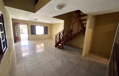 Imagem: A casa em condomínio possui 3 Dormitórios, 3 Banheiros, 3