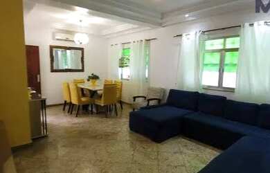 Imagem: A casa em condomínio possui 4 Dormitórios, 4 Banheiros, 3