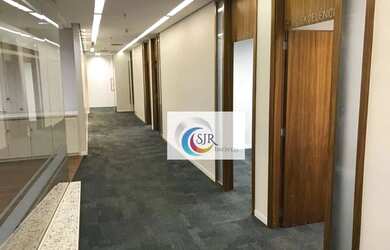 Imagem: O depósito possui 5 Vagas na garagem, 507m² de Área e está