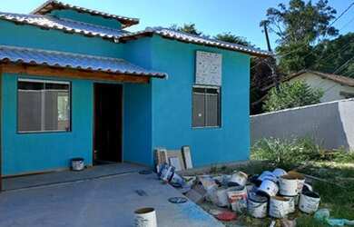 Imagem: A casa possui 2 Dormitórios, 2 Banheiros, 1 Vaga na garagem