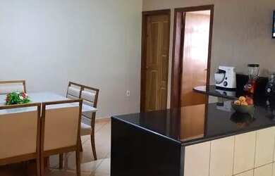 Imagem: A casa em condomínio possui 3 Dormitórios, 2 Banheiros, 4