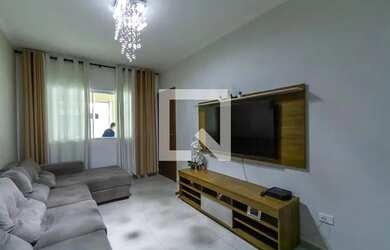 Imagem: A casa possui 3 Dormitórios, 2 Banheiros, 2 Vagas na garagem