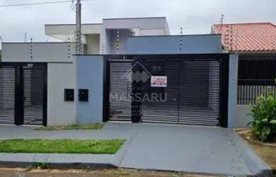 Imagem: A casa possui 3 Dormitórios, 2 Banheiros, 2 Vagas na garagem