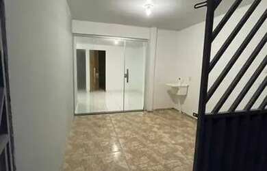 Imagem: A casa possui 2 Dormitórios, 1 Banheiro e está localizado