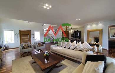 Imagem 5: Casa de alto padrão em bairro nobre Campos do Jordão