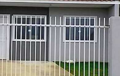 Imagem: A casa possui 2 Dormitórios, 1 Banheiro, 1 Vaga na garagem