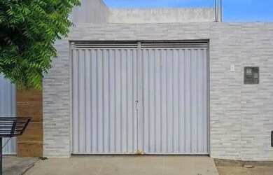 Imagem: A casa possui 2 Dormitórios, 1 Banheiro, 1 Vaga na garagem