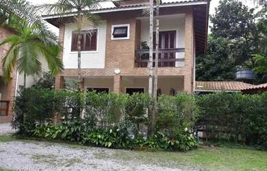 Imagem: A casa em condomínio possui 3 Dormitórios, 4 Banheiros, 2