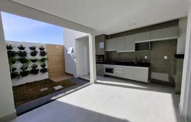 Imagem: A casa em condomínio possui 2 Dormitórios, 1 Banheiro, 2 Vagas