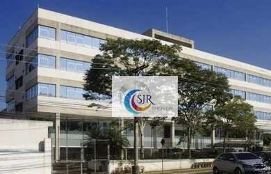 Imagem: O depósito possui 5 Vagas na garagem e 590m² de Área e está