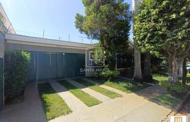 Imagem: O depósito possui 5 Vagas na garagem e 320m² de Área e está