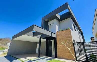 Imagem: A casa em condomínio possui 4 Dormitórios, 3 Banheiros, 4