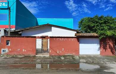 Imagem: A casa possui 5 Dormitórios, 2 Banheiros, 1 Vaga na garagem