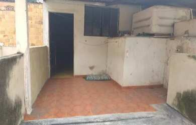 Imagem: A casa possui 2 Dormitórios, 1 Banheiro e está localizado