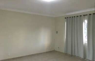 Imagem: A casa em condomínio possui 2 Dormitórios, 1 Banheiro, 2 Vagas