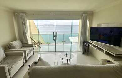 Imagem: A casa possui 3 Dormitórios, 4 Banheiros, 1 Vaga na garagem