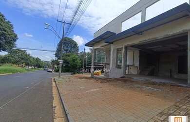 Imagem: O depósito possui 2 Vagas na garagem, 250m² de Área e está