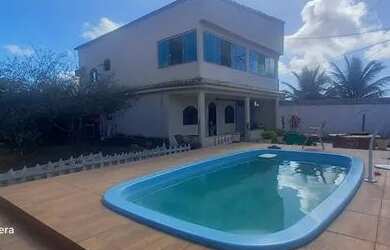 Imagem: A casa possui 4 Dormitórios, 4 Banheiros, 3 Vagas na garagem