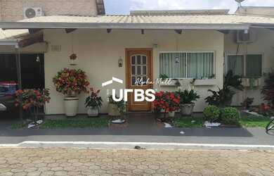 Imagem: A casa em condomínio possui 3 Dormitórios, 2 Banheiros, 1