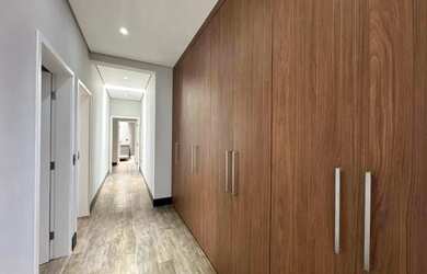 Imagem 16: Imóvel para aluguel e venda tem 490 metros quadrados com 4 quartos