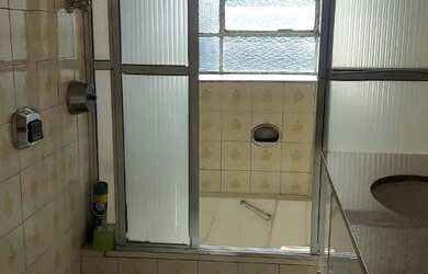 Imagem: A casa possui 2 Dormitórios, 2 Banheiros, 1 Vaga na garagem