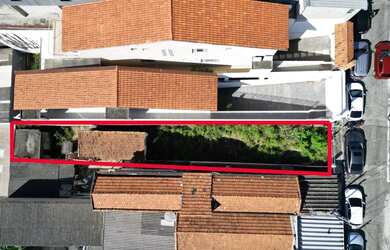 Imagem: O terreno possui 200m² de Área e está localizado em Vila