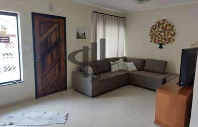 Imagem: A casa possui 3 Dormitórios, 1 Banheiro, 4 Vagas na garagem