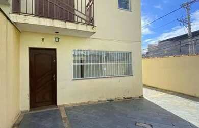 Imagem: A casa possui 3 Dormitórios, 2 Banheiros, 4 Vagas na garagem