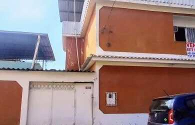 Imagem: A casa possui 3 Dormitórios, 2 Banheiros, 1 Vaga na garagem