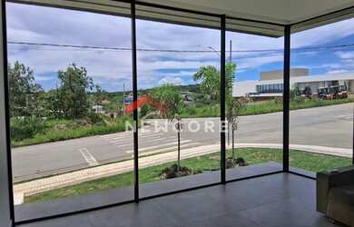 Imagem: A casa em condomínio possui 4 Dormitórios, 5 Banheiros, 3