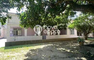 Imagem: A casa possui 5 Dormitórios, 4 Banheiros, 5 Vagas na garagem