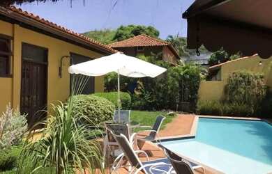 Imagem: A casa em condomínio possui 4 Dormitórios, 5 Banheiros, 2