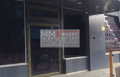 Imagem: O depósito possui 4 Vagas na garagem, 300m² de Área e está