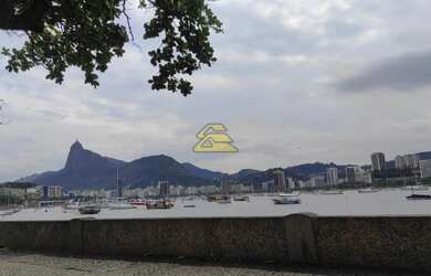 Imagem: O depósito possui 72m² de Área e está localizado em Urca