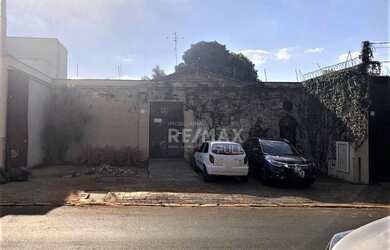 Imagem: O depósito possui 4 Vagas na garagem, 226m² de Área e está