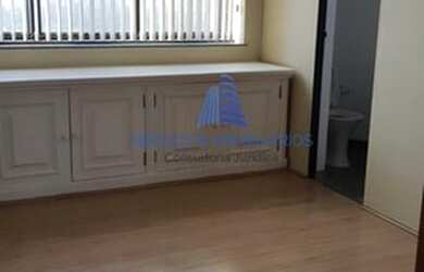 Imagem: O depósito possui 2 Vagas na garagem e 74m² de Área e está