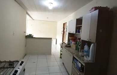 Imagem: A casa possui 3 Dormitórios, 2 Banheiros, 2 Vagas na garagem