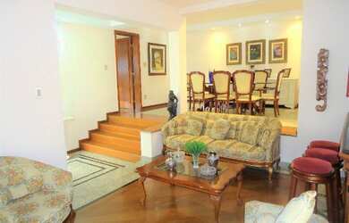 Imagem: A casa possui 3 Dormitórios, 4 Banheiros, 4 Vagas na garagem