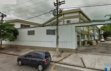 Imagem: O depósito possui 5 Vagas na garagem e 3200m² de Área e está