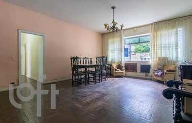 Imagem: O apartamento possui 4 Dormitórios, 5 Banheiros, 1 Vaga na