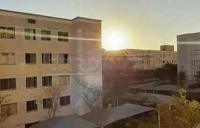 Imagem: O apartamento possui 2 Dormitórios, 1 Banheiro, 1 Vaga na garagem