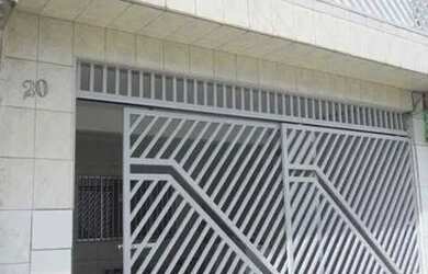 Imagem: A casa possui 2 Dormitórios, 2 Banheiros, 2 Vagas na garagem